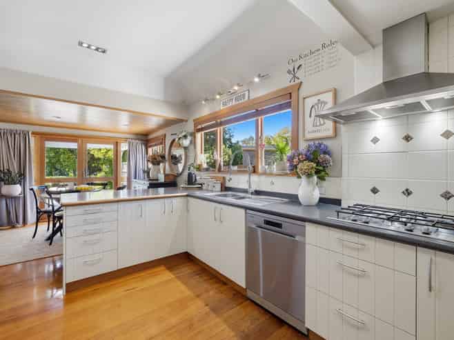 2 Church Street, Amberley