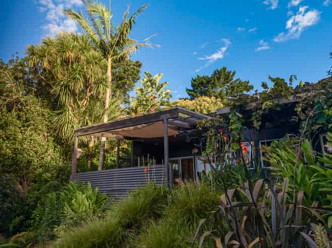 530 Dairy Flat Highway, Dairy Flat