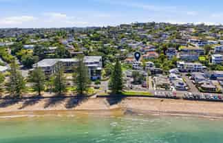 1/1 Valley Road, Browns Bay