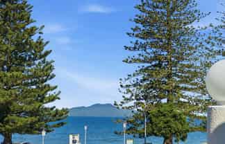 1/1 Valley Road, Browns Bay