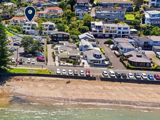 1/1 Valley Road, Browns Bay