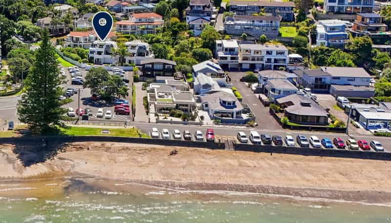 1/1 Valley Road, Browns Bay