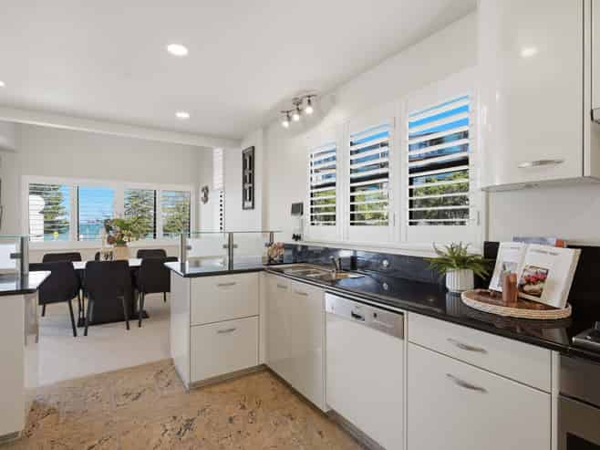 1/1 Valley Road, Browns Bay