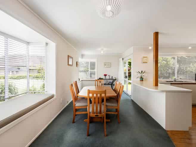 69 Poaka Avenue, Dinsdale