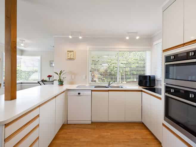 69 Poaka Avenue, Dinsdale