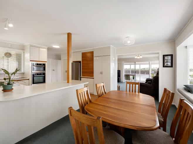 69 Poaka Avenue, Dinsdale