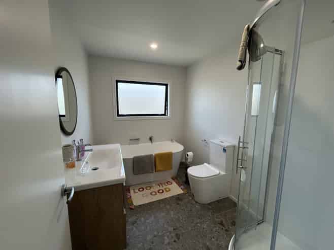 925a Nelson Street North, Mahora