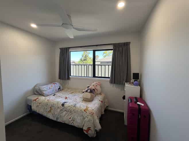 925a Nelson Street North, Mahora