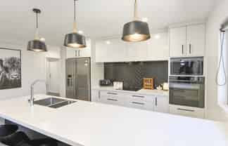 925a Nelson Street North, Mahora