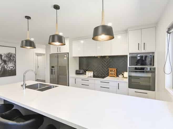 925a Nelson Street North, Mahora