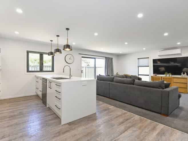 925a Nelson Street North, Mahora