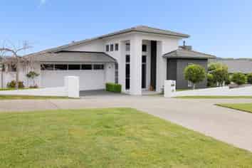 16 Rexford Heights, Pyes Pa