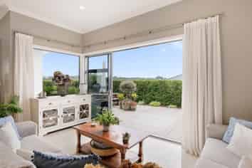 16 Rexford Heights, Pyes Pa