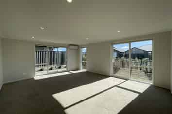 2 Muddle Lane, Pyes Pa