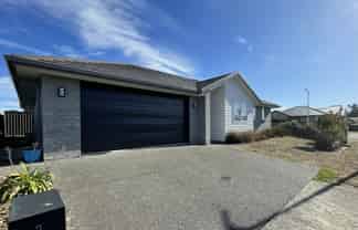 2 Muddle Lane, Pyes Pa