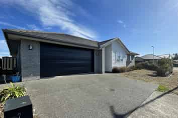 2 Muddle Lane, Pyes Pa