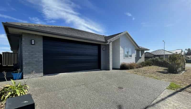 2 Muddle Lane, Pyes Pa