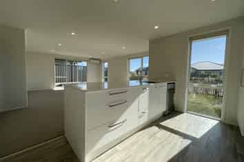 2 Muddle Lane, Pyes Pa