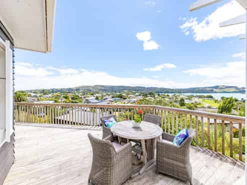 37 Long Street, Raglan