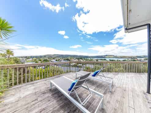 37 Long Street, Raglan