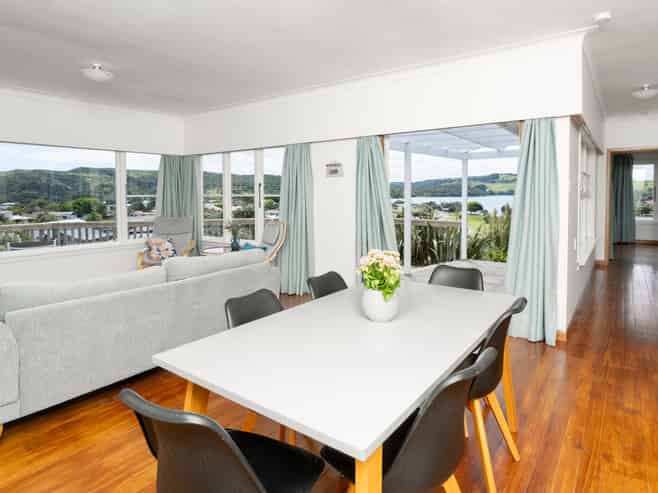 37 Long street, Raglan