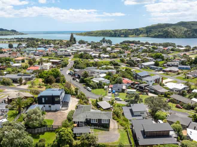 37 Long street, Raglan