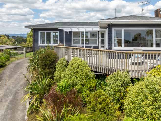 37 Long street, Raglan
