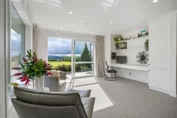 51 Sinclair Road, Browns