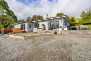 51 Sinclair Road, Browns