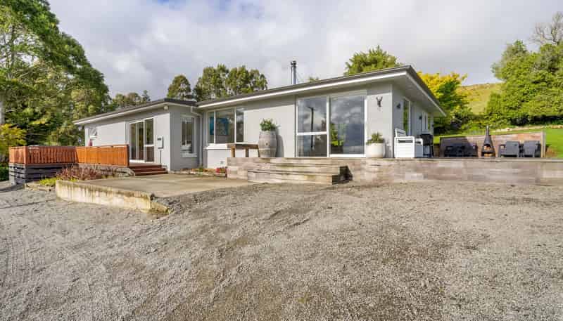 51 Sinclair Road, Browns