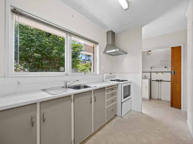 64 Angelo Avenue, Howick