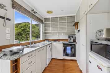 25A Govind Grove, Ngaio