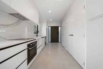  8D  Clutha Crescent, Clover Park