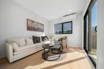 8D  Clutha Crescent, Clover Park