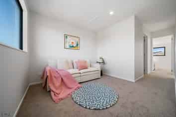  8D  Clutha Crescent, Clover Park