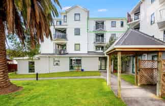 D3/13 Palm Grove, Berhampore