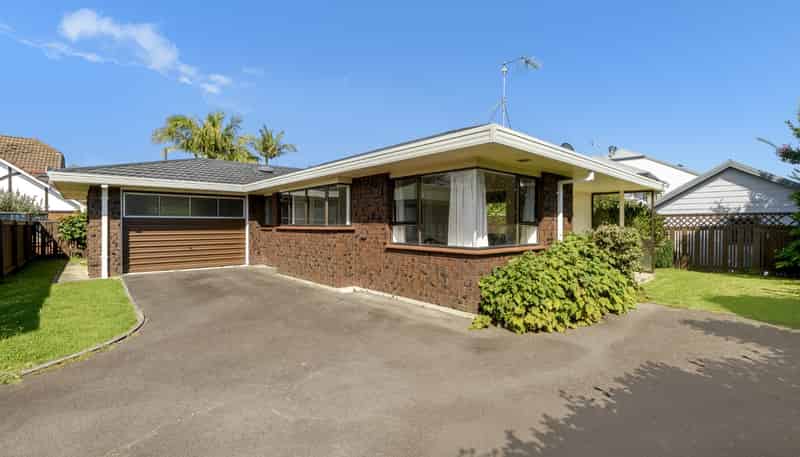 111A Kings Avenue, Matua