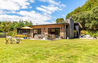 27 Smithfield Road, Waikanae