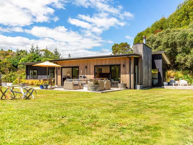 27 Smithfield Road, Waikanae
