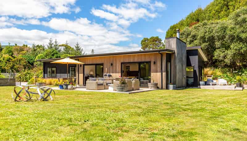 27 Smithfield Road, Waikanae