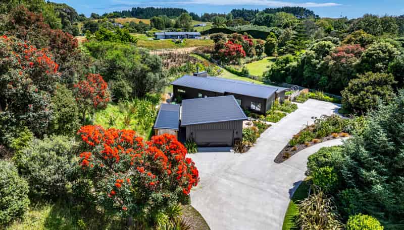 27 Smithfield Road, Waikanae