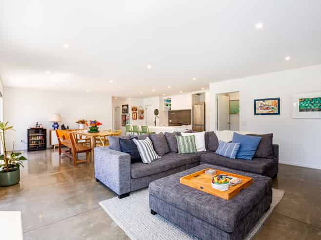 27 Smithfield Road, Waikanae