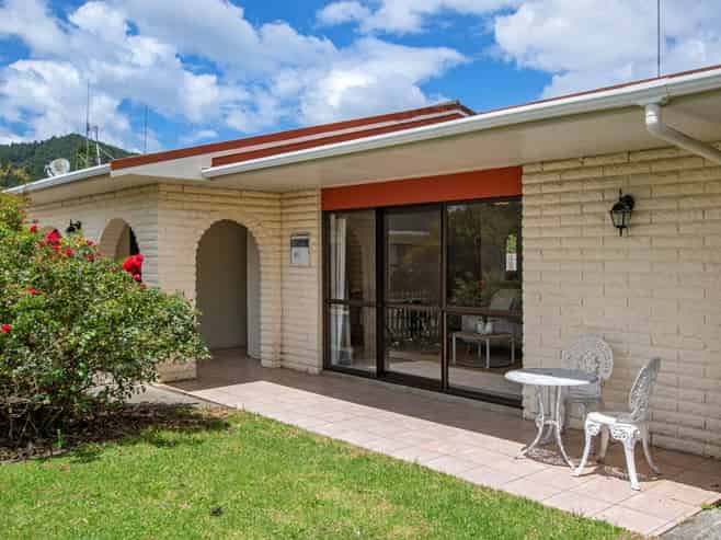 28C Elizabeth Street, Kensington