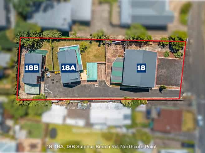 18 Sulphur Beach Road, Northcote Point