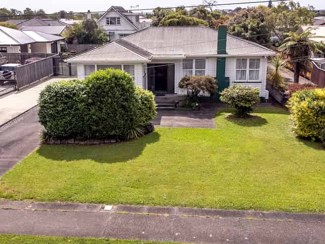 115 Bartholomew Road, LEVIN