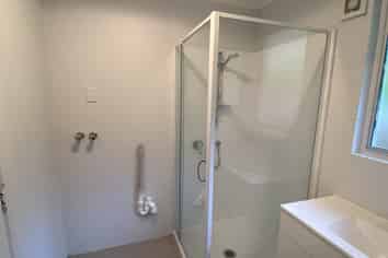 2/3 Angle Street, Picton