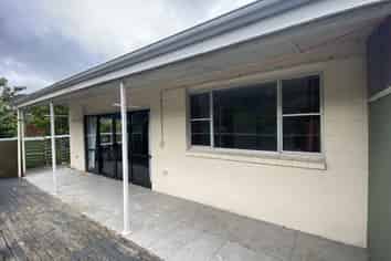 2/3 Angle Street, Picton