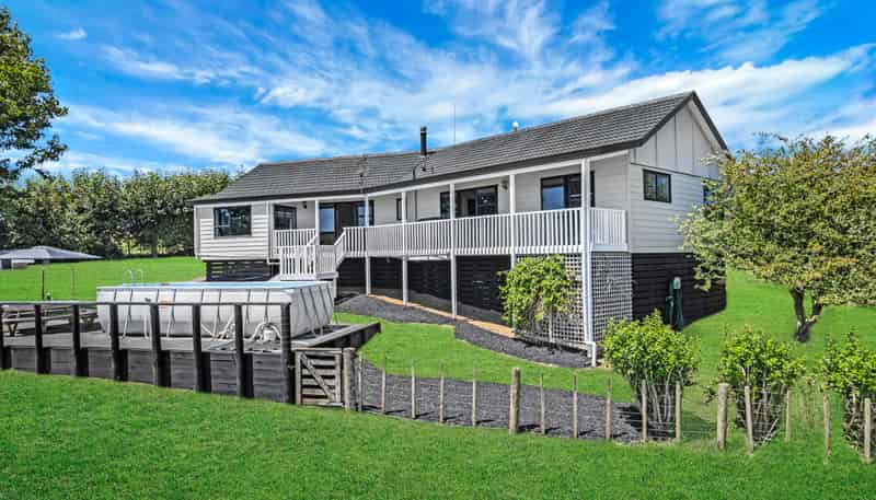 486 Pinnacle Hill Road, Bombay