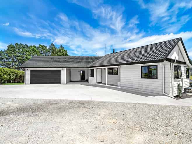 486 Pinnacle Hill Road, Bombay