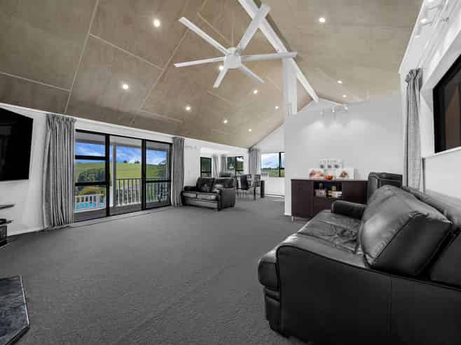 486 Pinnacle Hill Road, Bombay